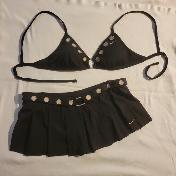 Two Peice SwimSuit   NIKE   Size 10    Black with gold accents - Picture 1 of 6